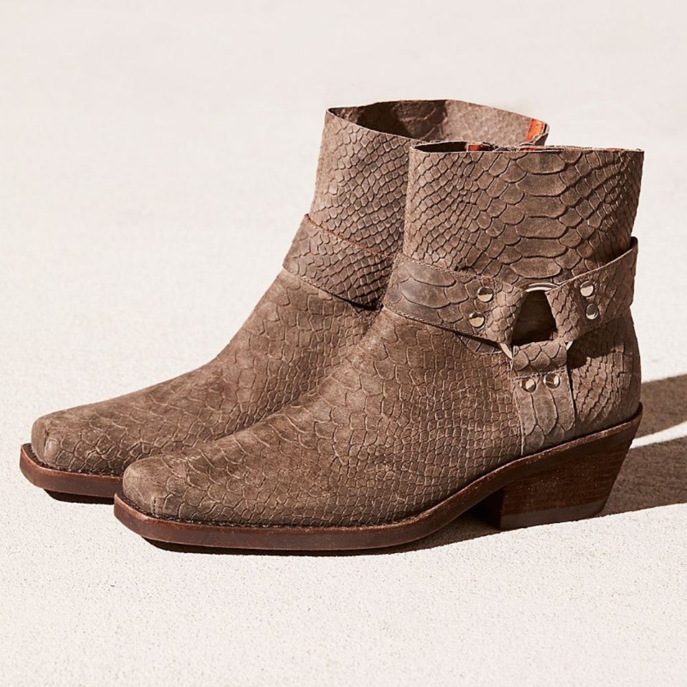 Free People / Jeffrey Campbell Fairfax Western Boot Women’s Size 6